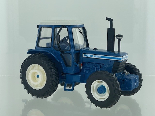 Britains Deetail Ford 9700 4WD Trattore 1:32 Edizione Limitata Boxato - Foto 2