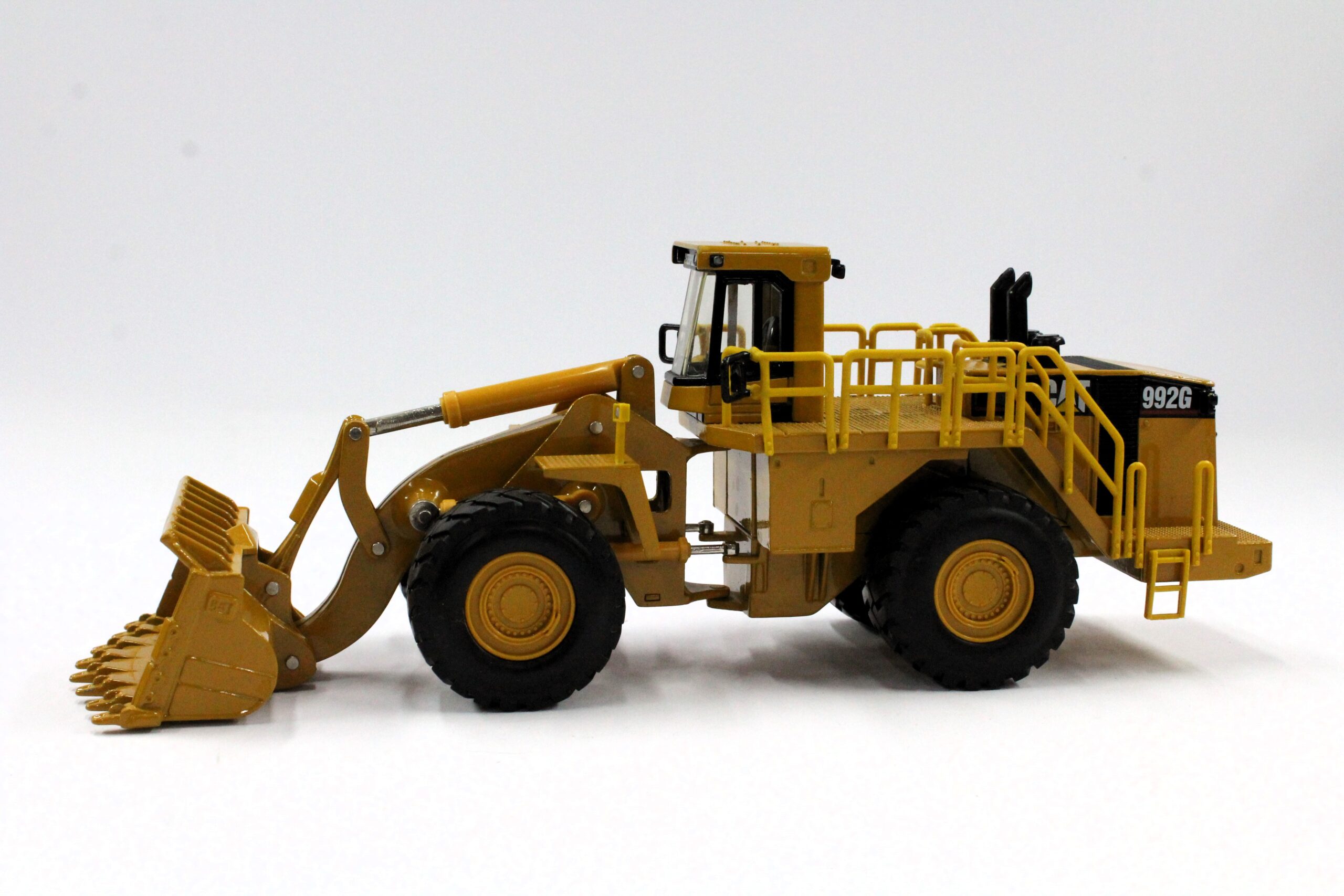 Caterpillar 992 G - 1:50 < Poppema Landbouwminiaturen